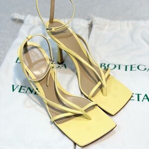 Bottega Veneta Yellow Square Toe Strappy Heels Size 39 Price Firm